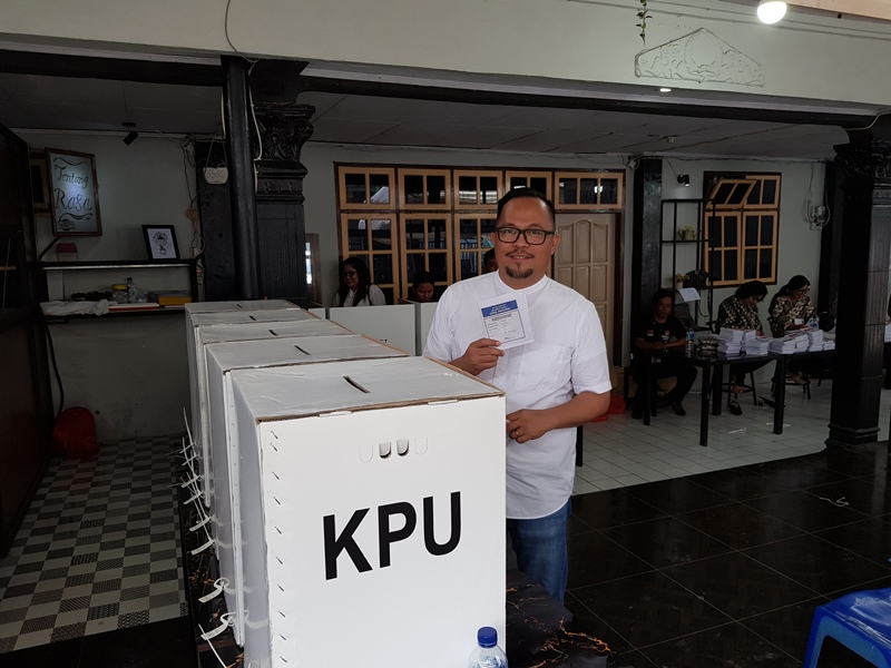 ketua-dpc-pdip-manado-dr-richard-sualang.jpg