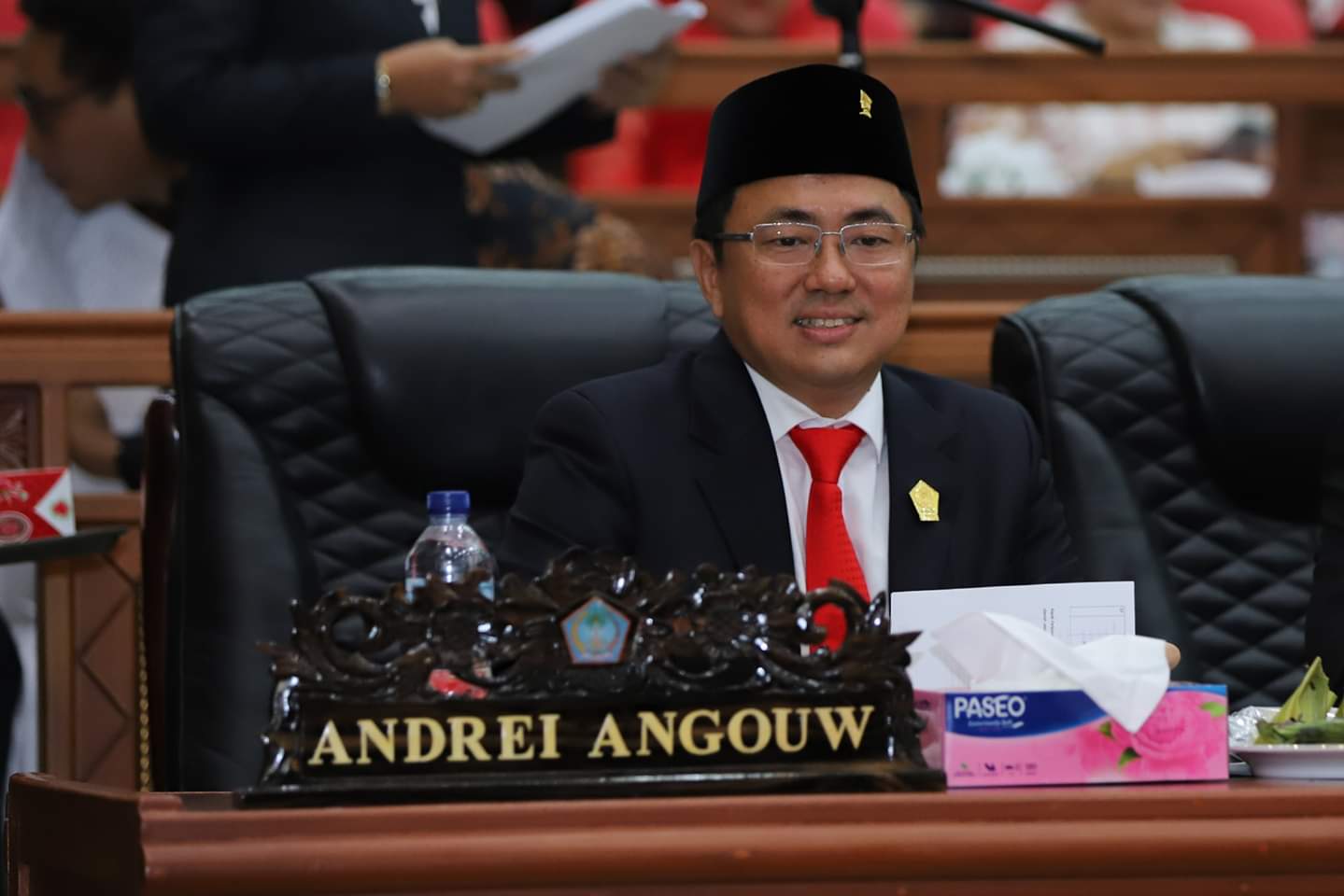 ketua-dprd-sulut-andrei-angouw-terkait-ekonomi.jpg