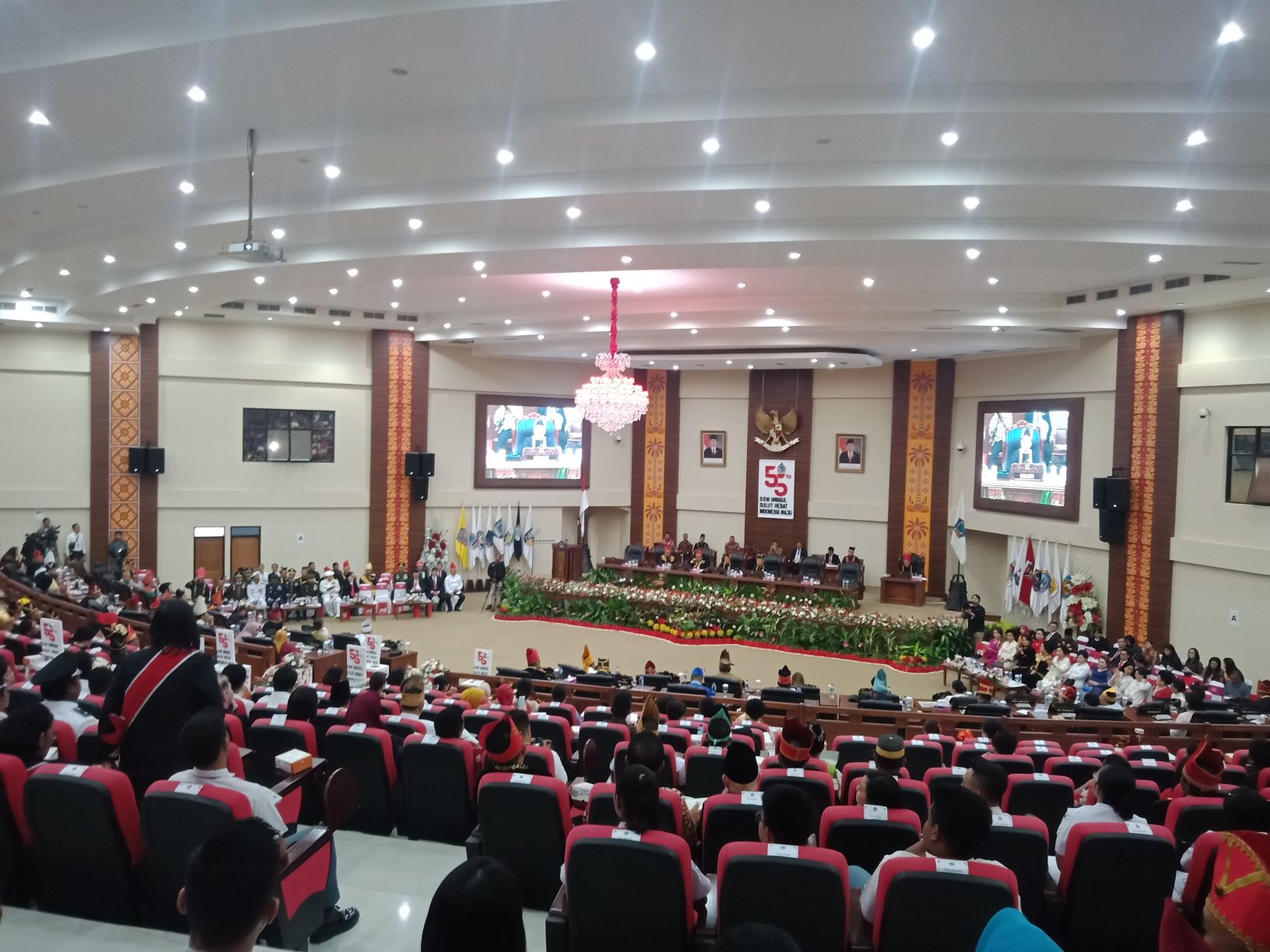 ketua-dprd-ungkap-harapan-di-hut-ke-55-sulut-015454.jpg