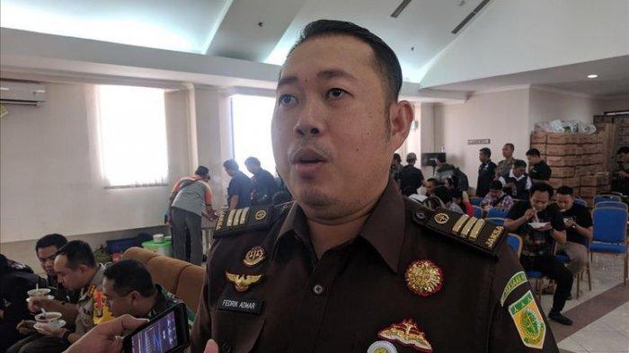 ketua-jpu-dari-unsur-gakkumdu-fedrik-adhar-di-mapolres-metro-jakarta-utara.jpg