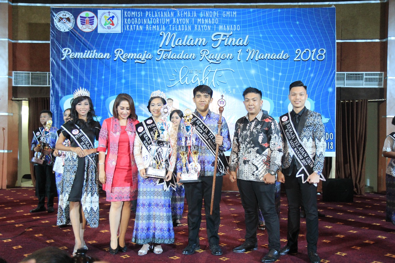 Tongkat dan Mahkota Pelayanan Remaja Teladan Rayon I Manado Dipegang Kevin dan Karin