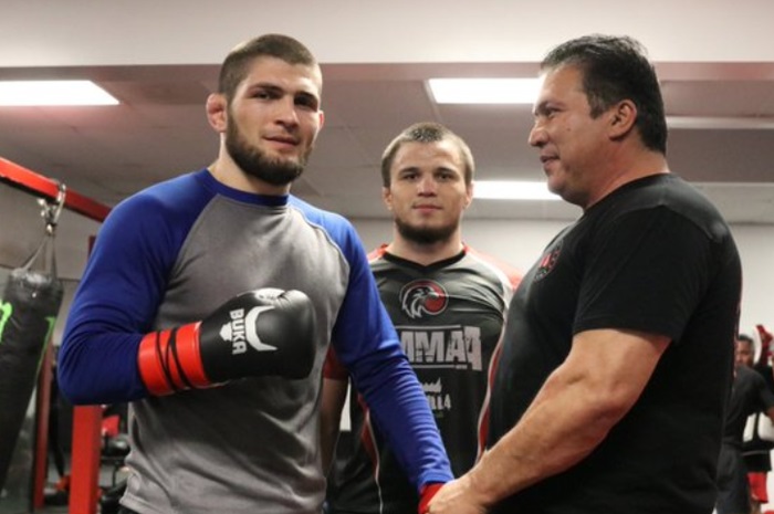 khabib-nurmagomedov-merupakan-petarung-yang-diasuh-oleh-javier-mendez.jpg