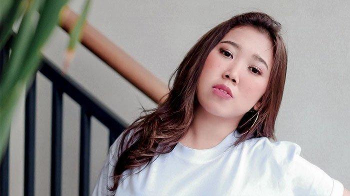 kiky-saputri-akhiri-hubungannya-dengan-agus-priyono.jpg
