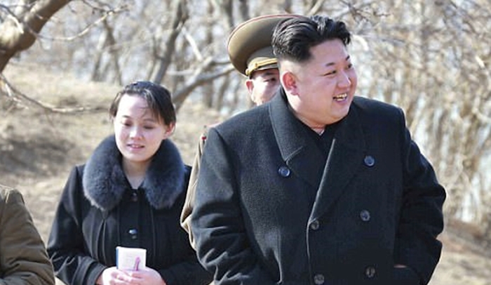 kim-yo-jong-kiri-dan-kim-jong-un-dikawal-pasukan-militer-korea-utara.jpg
