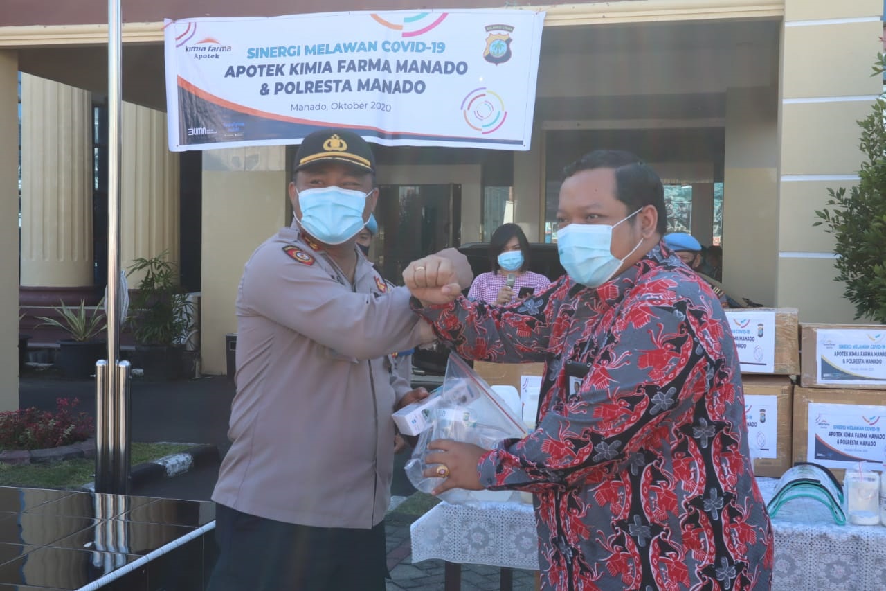Tanggulangi Pandemi Covid-19, Kimia Farma Berikan Bantuan kepada Polresta Manado