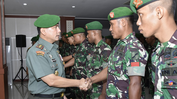 kodam-xiii-merdeka-menggelar-upacara-pelepasan-satgas-aparat-teritorial.jpg