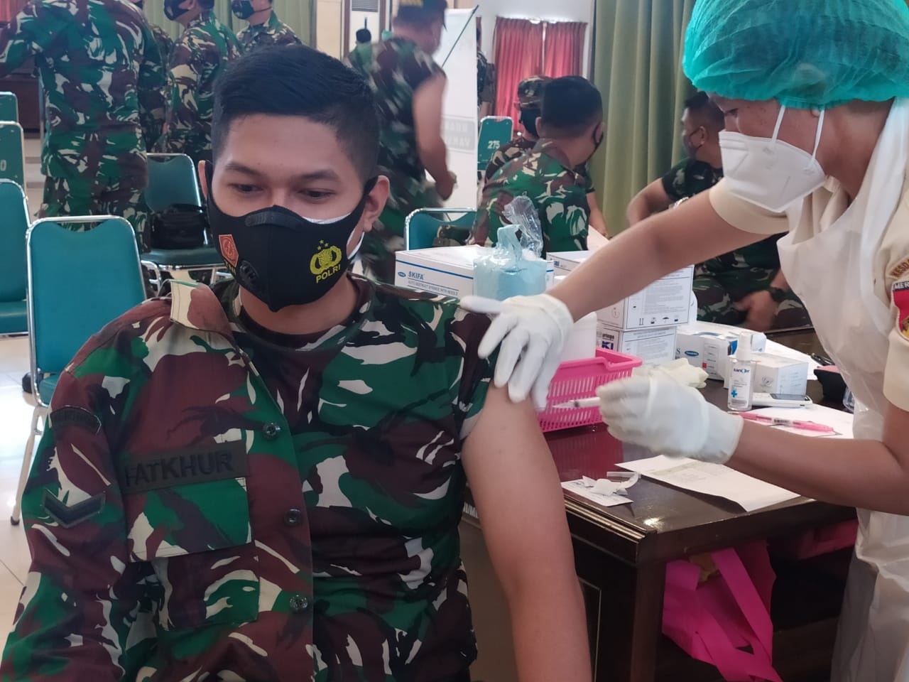 kodam-xiiimerdeka-targetkan-vaksinasi-terhadap-4235-prajurit-tni-ingin-capai-herd-immunity.jpg