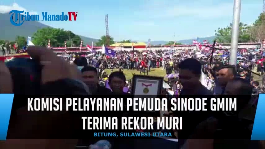 komisi-pelayanan-pemuda-sinode-gmim-terima-rekor-muri_20170418_114401.jpg