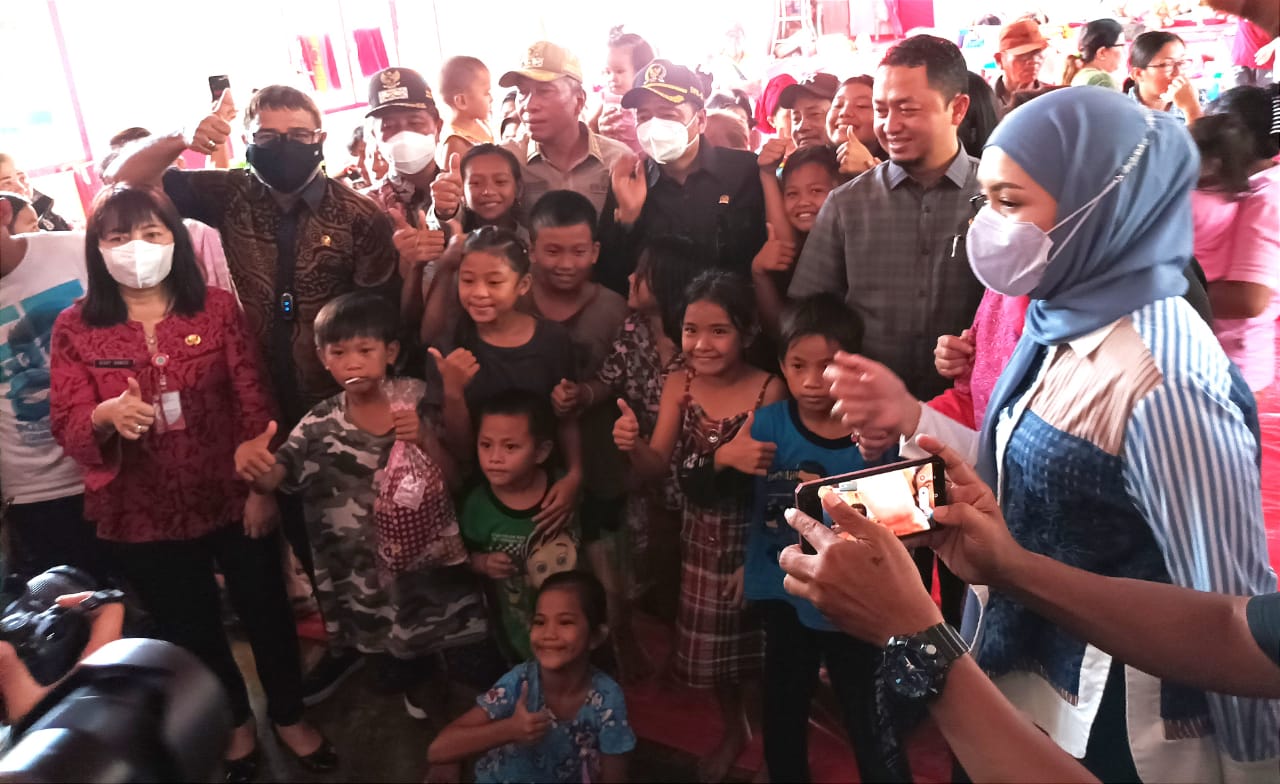 Komisi V DPR RI Berikan Bantuan Uang Tunai untuk Korban Bencana Amurang di Minsel