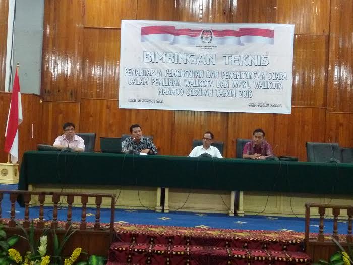 komisioner-kpu-manado22_20160210_135148.jpg