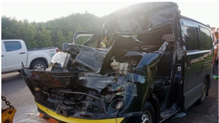 Kecelakaan Maut Tadi Pagi, 2 Orang Tewas, Minibus Tabrak Bagian Belakang Truk, Diduga Sopir Ngantuk