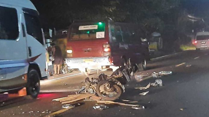 kondisi-kedua-sepeda-motor-yang-bertabrakan-hingga-tewaskan-satu-orang.jpg