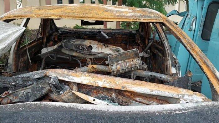 kondisi-mobil-sedan-terbakar-yang-menewaskan-anak-gubernur-kalimantan-utara.jpg