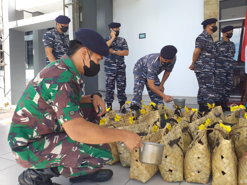 Lantamal VIII Manado Gagalkan Penyelundupan Ayam yang Diduga dari Filipina