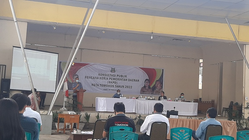 Buka Konsultasi Publik, Ini Pesan Wali Kota Tomohon Jimmy Feidie Eman