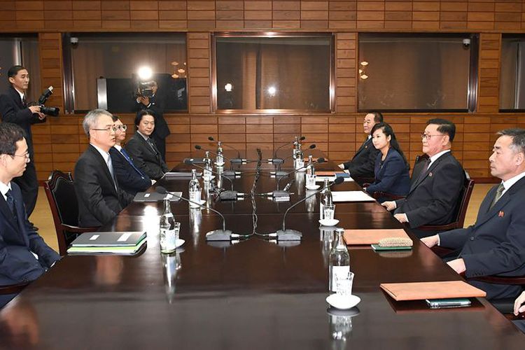 Delegasi Korea Utara Periksa Panggung Olimpiade Musim Dingin