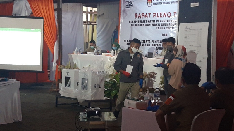 kpu-boltim-pleno-rekapitulasi-perhitungan-suara.jpg