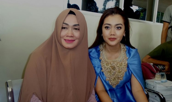 kronologi-ibunda-almarhumah-julia-perez-kecelakaan-ditabrak-motor-hingga-alami-geger-otak.jpg