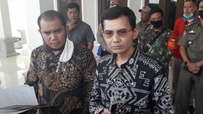 kuasa-hukum-keluarga-abah-surya-atmaja-mukhlis-ramlan-kiri-435.jpg