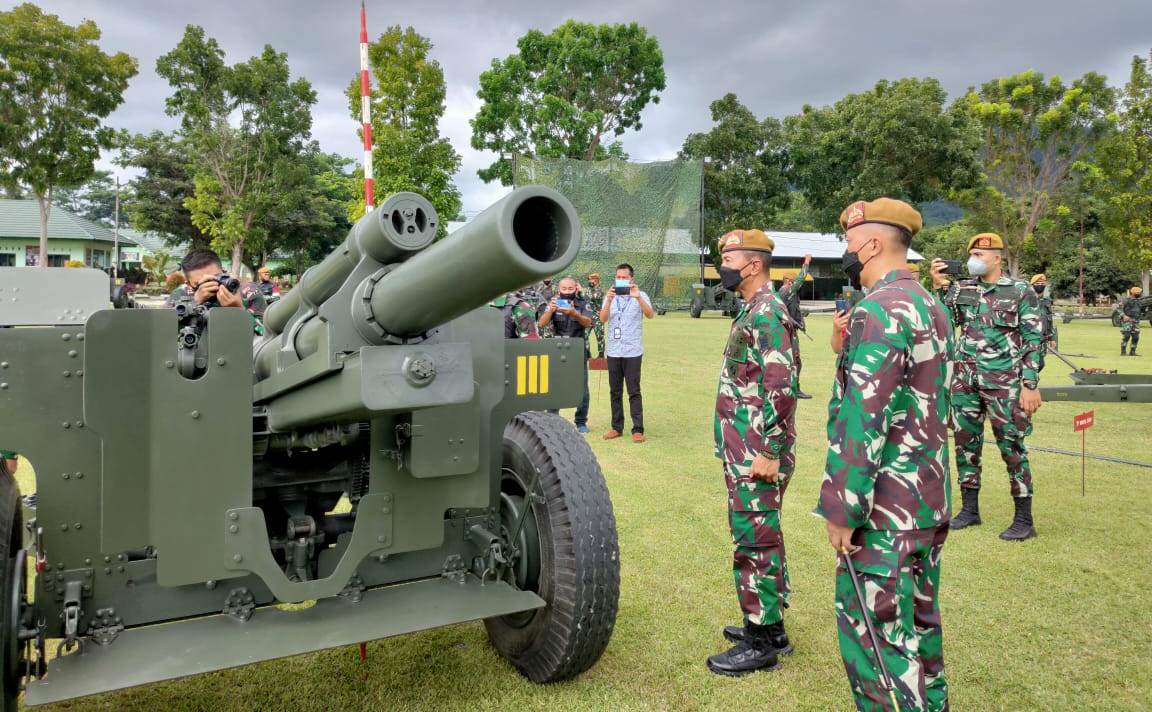 Utusan Kasad Pantau Latihan di Batalyon Armed Tarik Bogani Lolak, Ajarkan Strategi Menembak