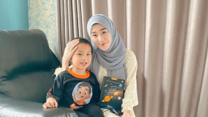 RESPONS Larissa Chou, Anaknya Diminta Panggil Henny Rahman dengan Sebutan Bunda