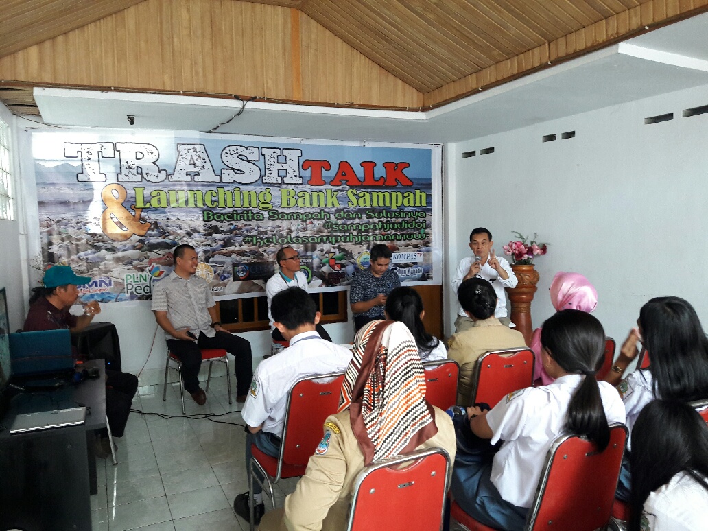 launching-bank-sampah-manado.jpg