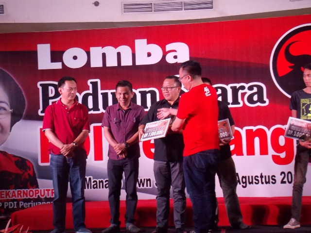 Tim Paduan Suara PDI Perjuangan Kota Tomohon Juara Piala Gubernur