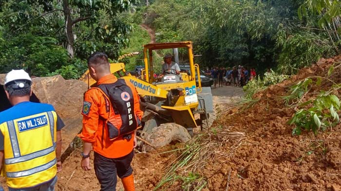 Breaking News, Longsor di Bolmong, Jalan Antar Kabupaten Putus Lagi