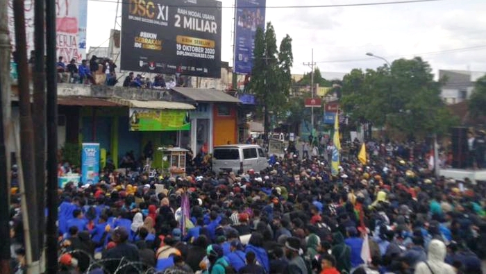 Dosen Ini Liburkan Kuliah, Bebaskan Para Mahasiswa Ikut Demo Tolak UU Omnibus Law