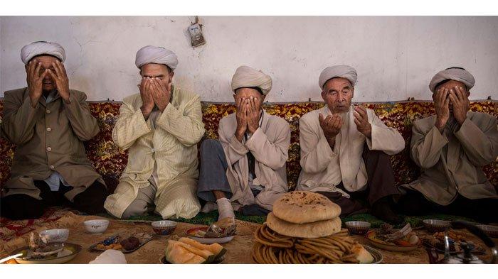 BEDA dengan Doa Niat Puasa, ini Bacaan Doa Sahur Ramadhan 2021, Cuma Sebut 2 Kata ini Ternyata