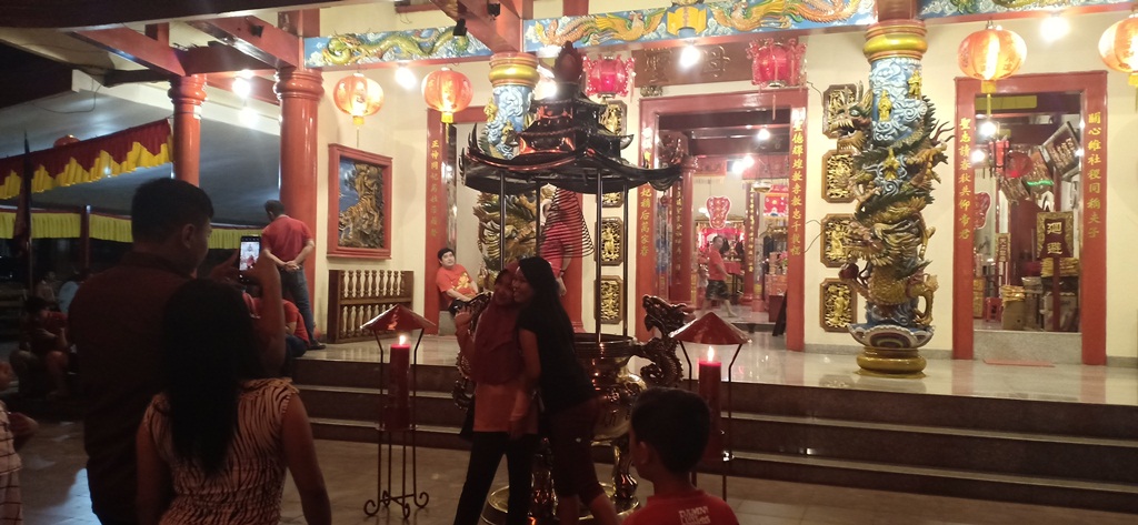 malam-imlek-di-bitung1.jpg