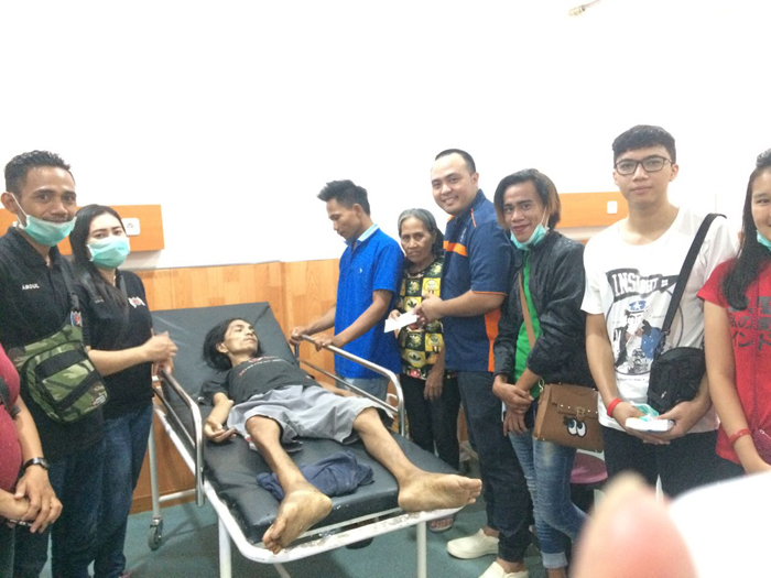 WAO dan GML Bantu Warga Wanea Yang Sedang Sakit