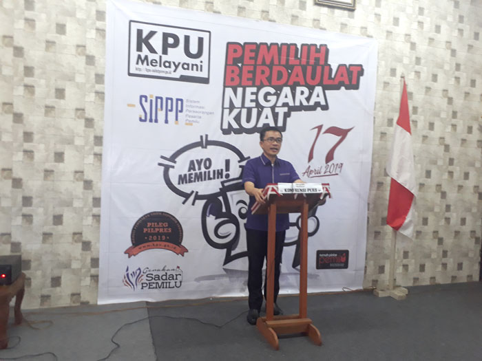 Suara Pemilih GMIM Pecah, Stefanus Liow, HWB Sumakul dan Denny Tewu Berebut Kursi DPD