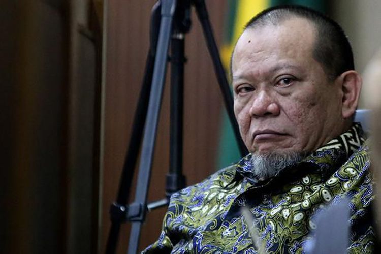 mantan-ketua-umum-kamar-dagang-dan-industri-jawa-timur-la-nyalla-mattalitti_20180112_111315.jpg