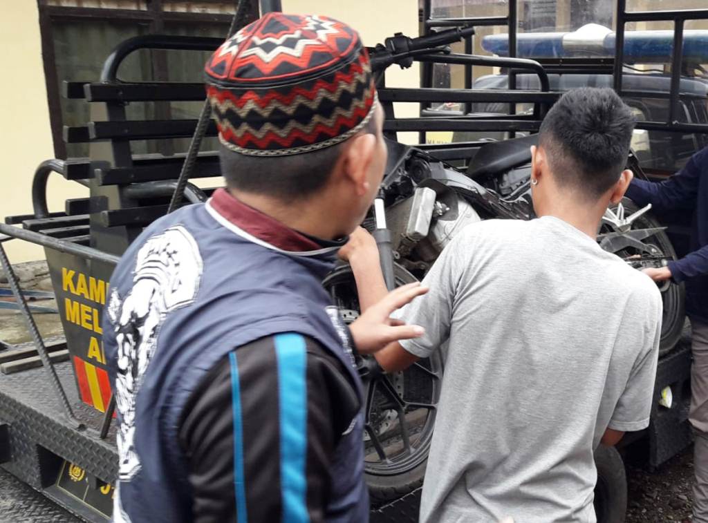 Konsumsi Miras dari Malam hingga Pagi, Polisi Kejar Remaja di Lapangan Mongkonai