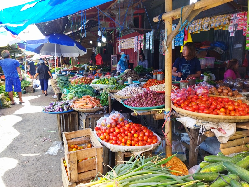 memasuki-bulan-ramadhan-harga-sejumlah-bahan-pokok-di-pasar-rakyat-tondano-terpantau-naik.jpg
