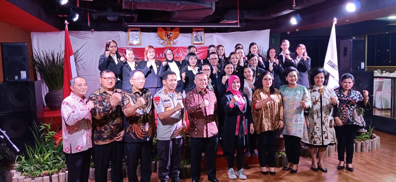 menghadiri-pelantikan-pengurus-perwosi-sulut-dilantik-oleh-istri-kapolri.jpg