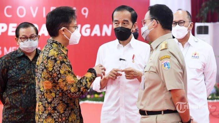 menkes-budi-gunadi-presiden-jokowi-dan-gubernur-jakarta-anies-baswedan.jpg