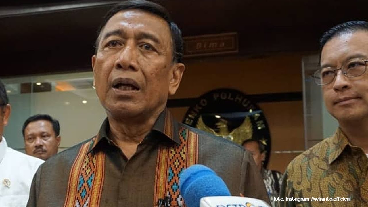 menkopolhukam-tanggapi-foto-keluarganya-yang-viral-saat-pemakaman-sang-cucu.jpg