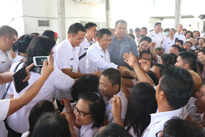 Tampil Mesra di apel perdana, ASN Kaget Lihat JS ngantor bersama RK