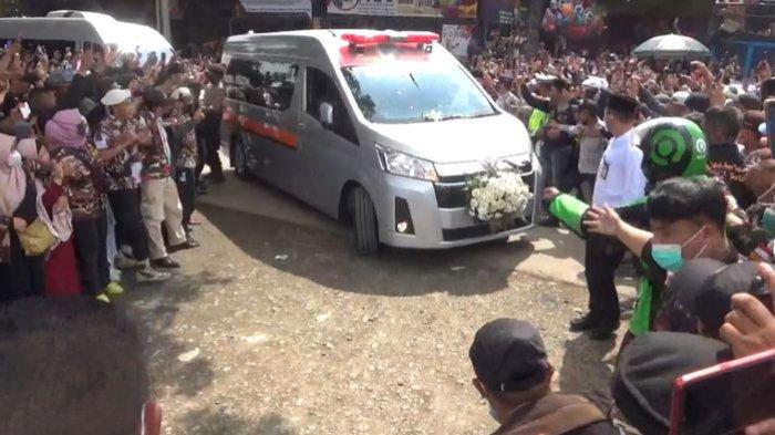 Sopir Ambulans Ungkap Kondisi saat Bawa Jenazah Eril, Tercium Aroma Wangi