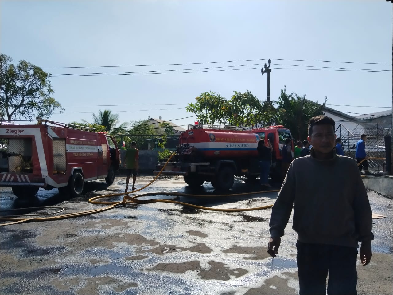 Kebakaran Pabrik di Tuminting Manado Sulawesi Utara, 6 Damkar Dikerahkan Padamkan Api