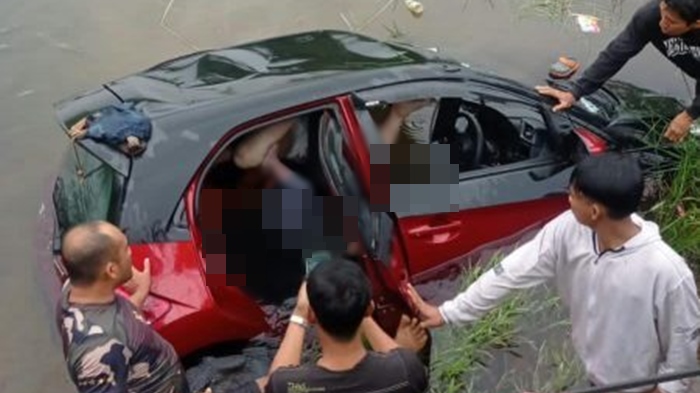 mobil-honda-brio-alami-kecelakaan-tunggal-3-orang-meninggal-dunia.jpg