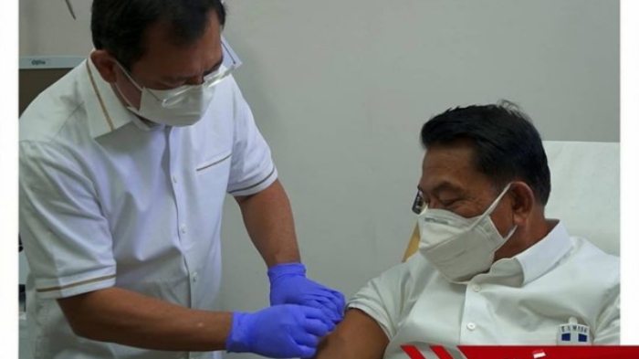 Moeldoko Terima Suntikan Vaksin Nusantara: Dukungan pada Kerja Keras Anak Bangsa