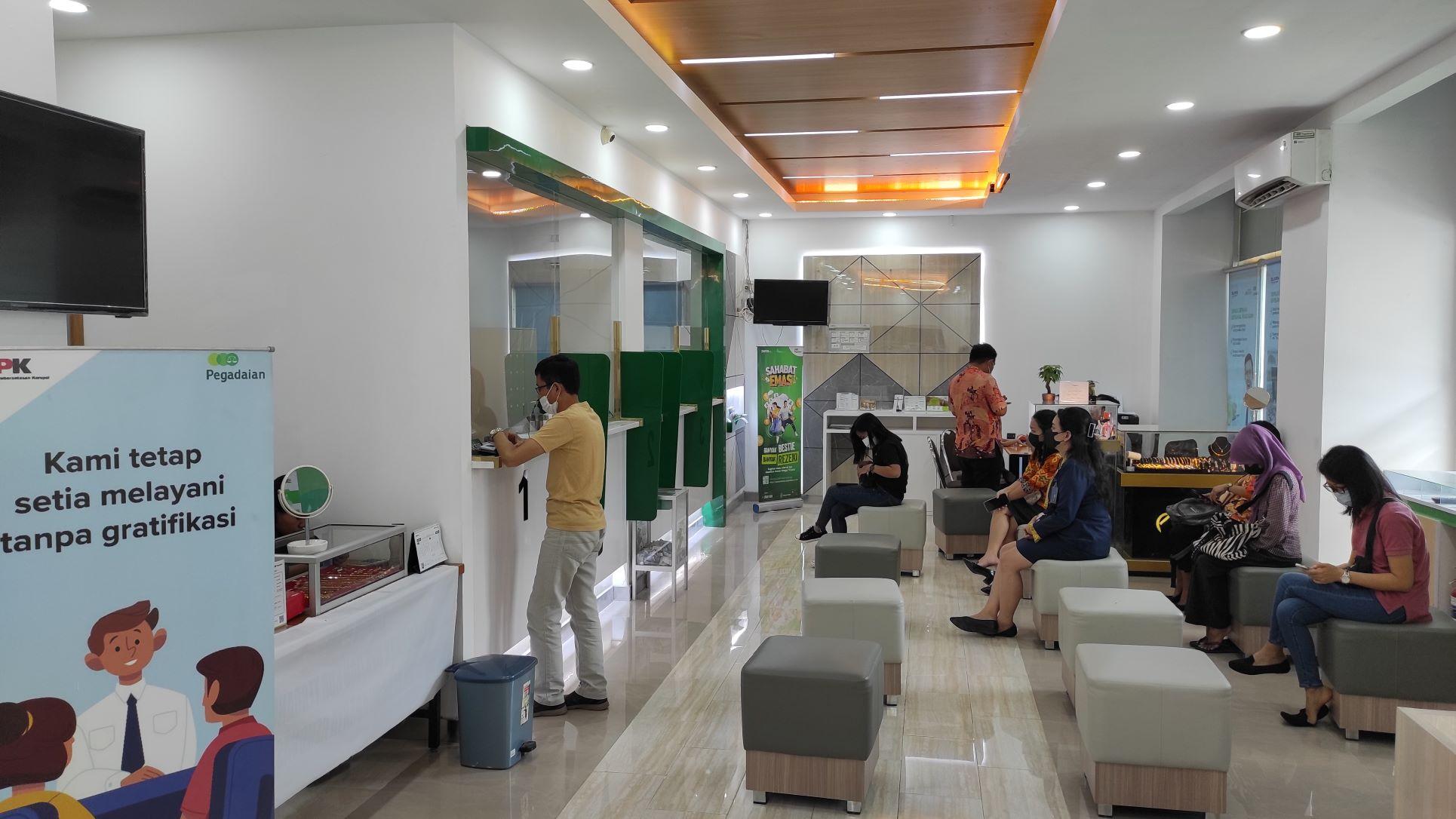 Natal dan Tahun Baru, Warga Sulawesi Utara Serbu Pegadaian