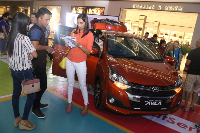 new-astra-daihatsu-ayla-diperkenalkan-di-manado_20170506_001413.jpg