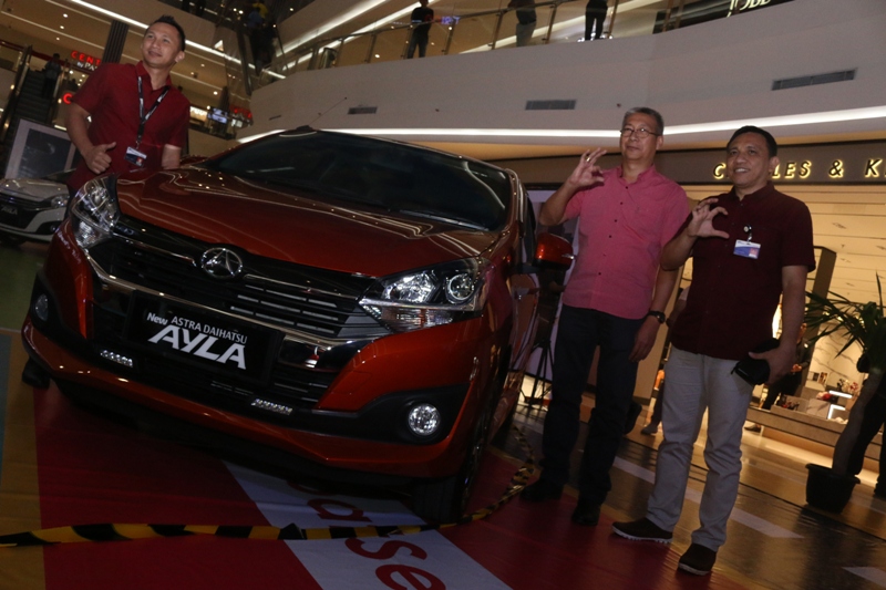 new-astra-daihatsu-ayla-hadir-di-manado_20170506_000627.jpg
