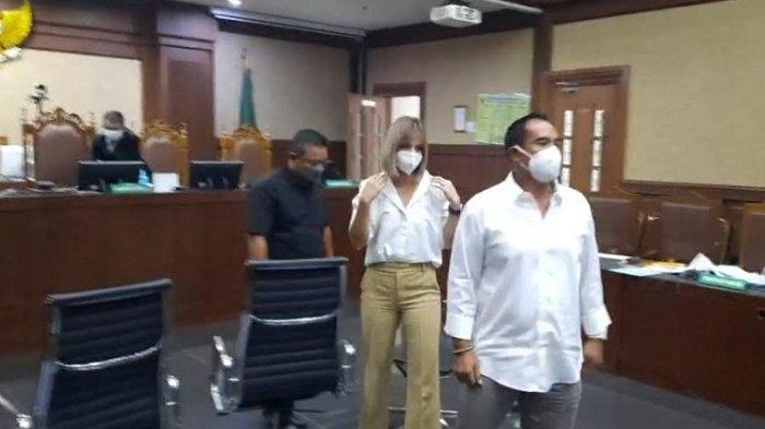 nia-ramadhani-dan-ardi-bakrie-usai-sidang-lanjutan-kasus-penyalahgunaan-narkoba.jpg