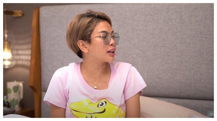 nikita-mirzani-dan-gisella-anastasia-dalam-tayangan-youtube-crazy-nikmir-real-78678.jpg