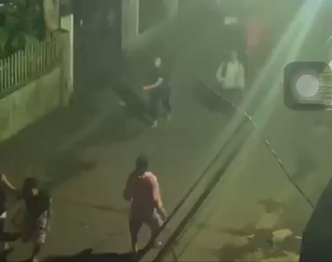 Nobar Piala Dunia di Manado Sulawesi Utara Ricuh, Warga Kejar Pengendara Mobil Sigra Pakai Sajam